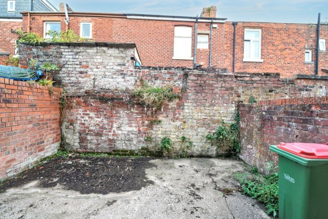 48 Cambridge Street, Preston, Lancashire, PR1 7XA 8