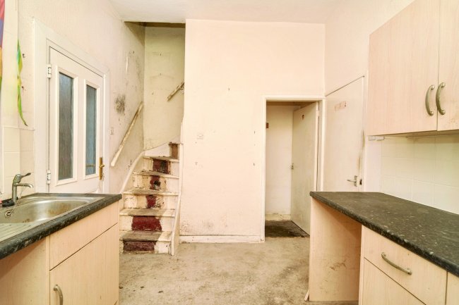 48 Cambridge Street, Preston, Lancashire, PR1 7XA 8