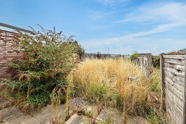 43 Stoneleigh Avenue, Enfield, EN1 4HJ 4