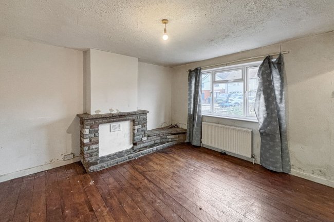 43 Stoneleigh Avenue, Enfield, EN1 4HJ 4