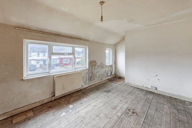 43 Stoneleigh Avenue, Enfield, EN1 4HJ 4