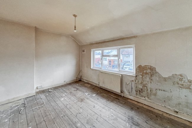 43 Stoneleigh Avenue, Enfield, EN1 4HJ 4