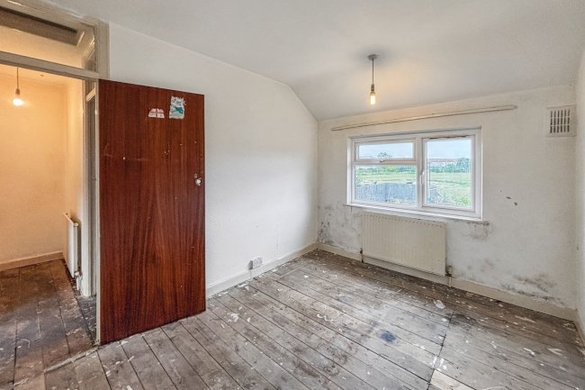 43 Stoneleigh Avenue, Enfield, EN1 4HJ 4