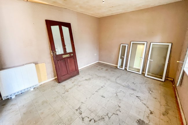 39 Newnton Grove, Malmesbury, Wiltshire, SN16 0DS 8