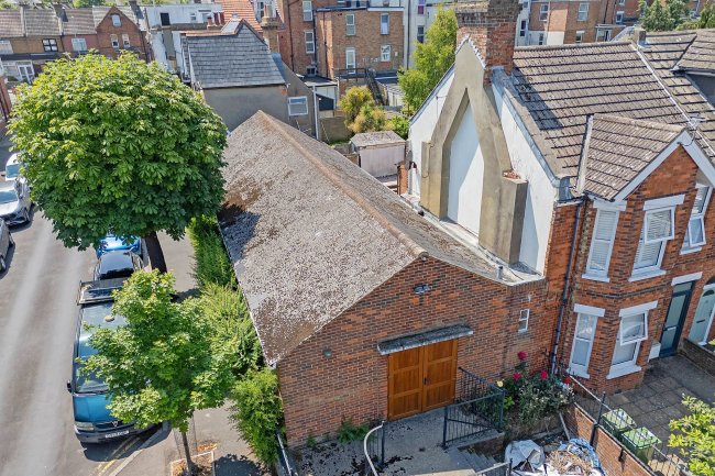 38 Morehall Avenue, Folkestone, CT19 4EF 6