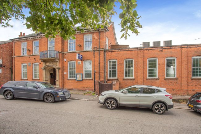 Conservative Club, 7 Manor St, Raunds, Wellingborough NN9 6JW 2