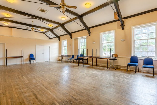 Conservative Club, 7 Manor St, Raunds, Wellingborough NN9 6JW 2