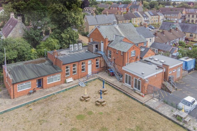 Conservative Club, 7 Manor St, Raunds, Wellingborough NN9 6JW 2