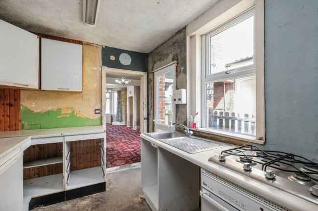 22 Clarence Road, Leighton Buzzard LU7 3EJ 10