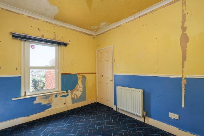 22 Clarence Road, Leighton Buzzard LU7 3EJ 10