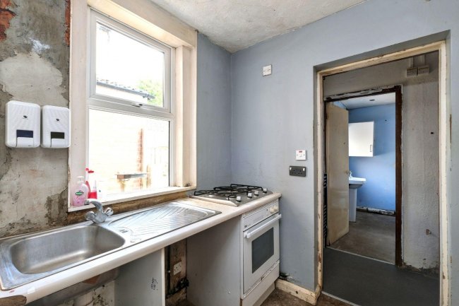 22 Clarence Road, Leighton Buzzard LU7 3EJ 10