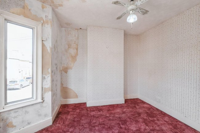 22 Clarence Road, Leighton Buzzard LU7 3EJ 10