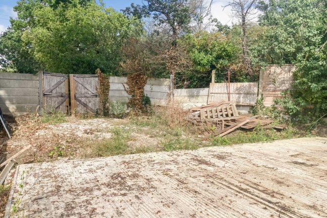 Land to the Rear of 32 Queens Gardens, Upminster, RM14 1NG 8
