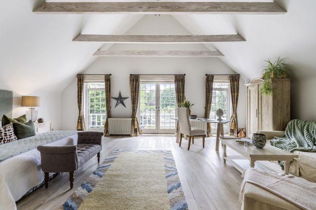 Doannee House, Fishery Road, Bray, Berkshire, SL6 1UN 2