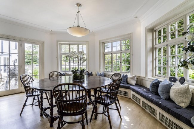 Doannee House, Fishery Road, Bray, Berkshire, SL6 1UN 2