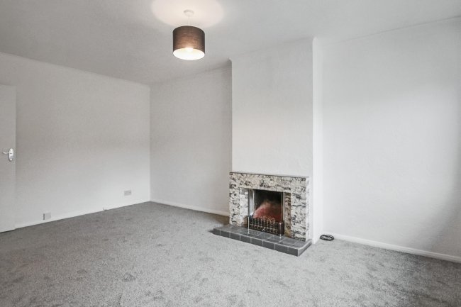 5 Hall Drive, Harefield, Uxbridge, Middlesex, UB9 6LA 2