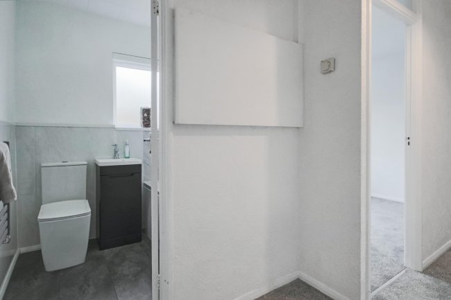 5 Hall Drive, Harefield, Uxbridge, Middlesex, UB9 6LA 2