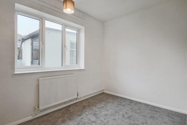 5 Hall Drive, Harefield, Uxbridge, Middlesex, UB9 6LA 2