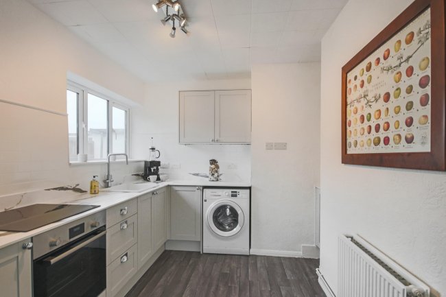 5 Hall Drive, Harefield, Uxbridge, Middlesex, UB9 6LA 2