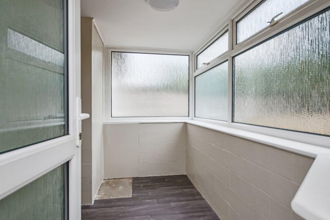 5 Hall Drive, Harefield, Uxbridge, Middlesex, UB9 6LA 2