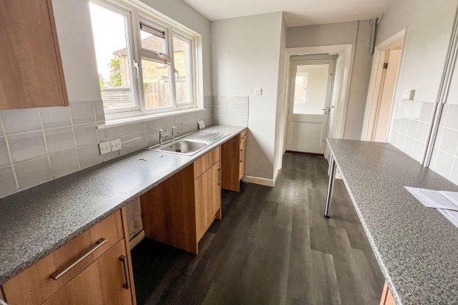 90 Ladyfield Road, Chippenham, Wiltshire, SN14 0AW 9