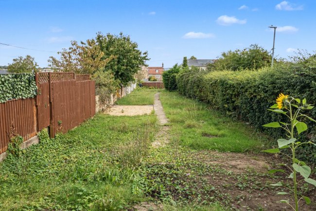 134 Wood Lane, Chippenham, Wiltshire, SN15 3DZ 6