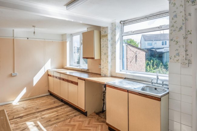 72 Braemor Road, Calne, Wiltshire, SN11 9DX 7