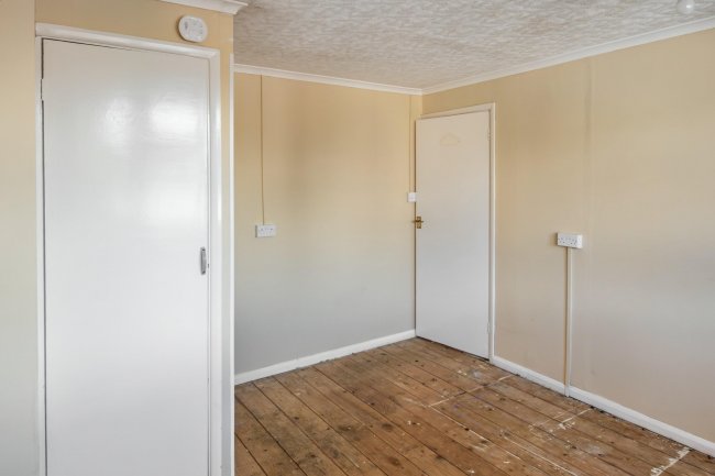 72 Braemor Road, Calne, Wiltshire, SN11 9DX 7