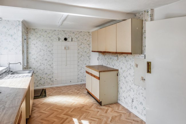 72 Braemor Road, Calne, Wiltshire, SN11 9DX 7