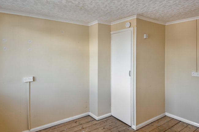 72 Braemor Road, Calne, Wiltshire, SN11 9DX 7