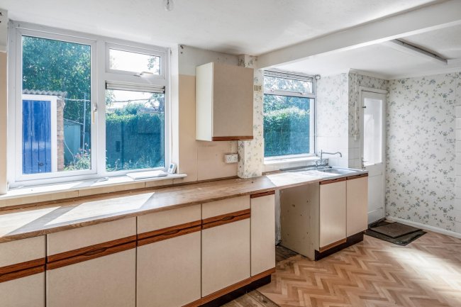 72 Braemor Road, Calne, Wiltshire, SN11 9DX 7