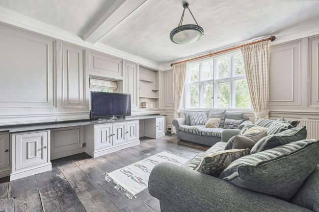 The Clockhouse, 77 The Causeway, Dunmow, Essex, CM6 2AB 7