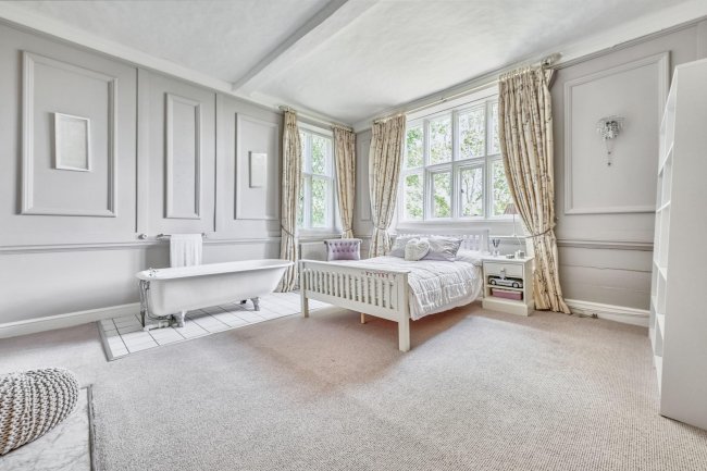 The Clockhouse, 77 The Causeway, Dunmow, Essex, CM6 2AB 7