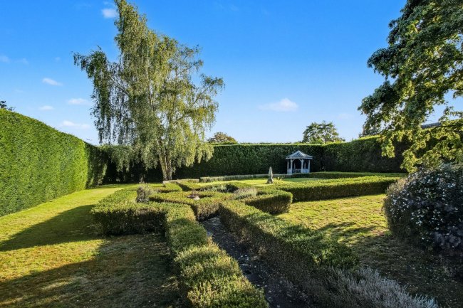 The Clockhouse, 77 The Causeway, Dunmow, Essex, CM6 2AB 7