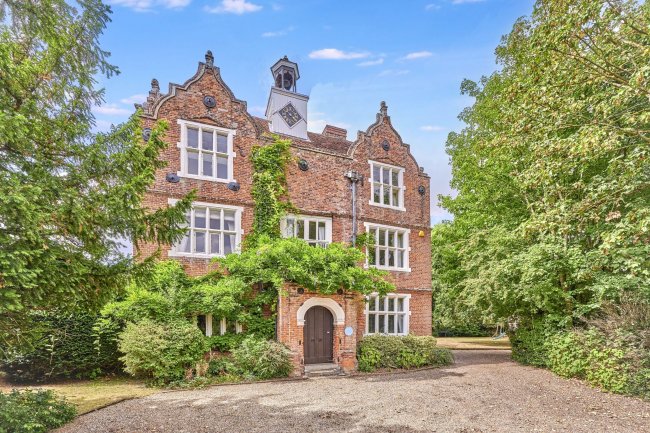 The Clockhouse, 77 The Causeway, Dunmow, Essex, CM6 2AB 7