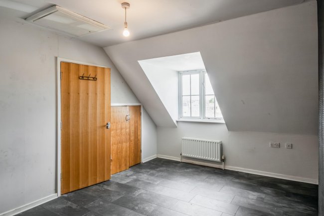 4a Alexander Road, Malmesbury, Wiltshire, SN16 0DW 10