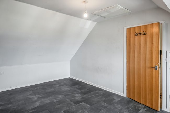 4a Alexander Road, Malmesbury, Wiltshire, SN16 0DW 10