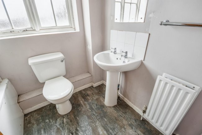 4a Alexander Road, Malmesbury, Wiltshire, SN16 0DW 10