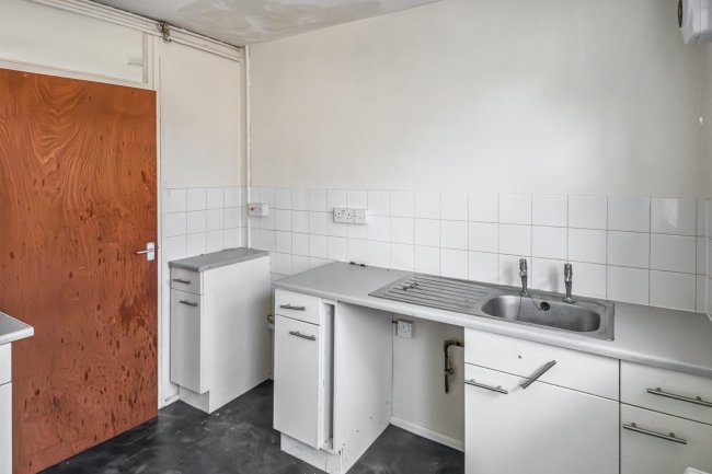 51 Martins Croft, Colerne, Wiltshire, SN14 8DT 4