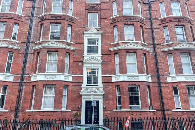 Flat 23 Russell Chambers, Bury Place, Bloomsbury, London WC1A 2JU 3