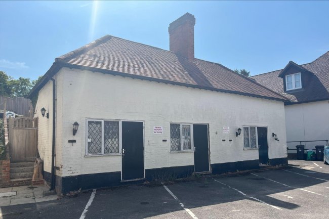 The Old Stables, and Riverside Moorings, Sonning, Berkshire RG4 6UT 9