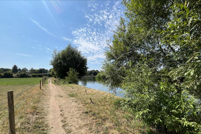 The Old Stables, and Riverside Moorings, Sonning, Berkshire RG4 6UT 9