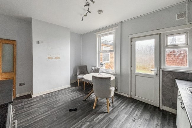 49 Francis Avenue, Ilford, Redbridge IG1 1TS 2