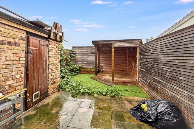 49 Francis Avenue, Ilford, Redbridge IG1 1TS 2