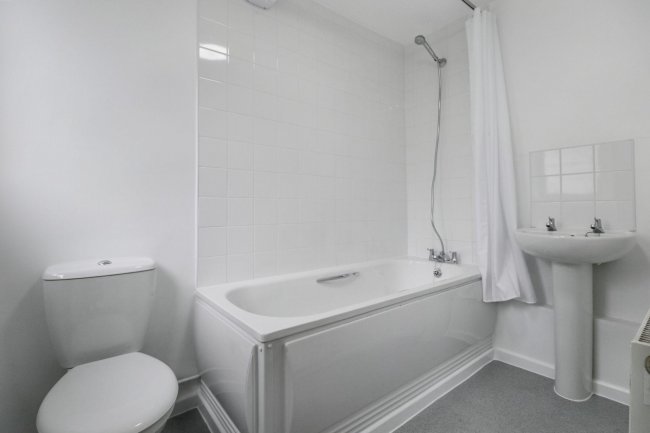 GFF & FFF, 11 Cavendish Drive, Leytonstone, London, E11 1DN 7