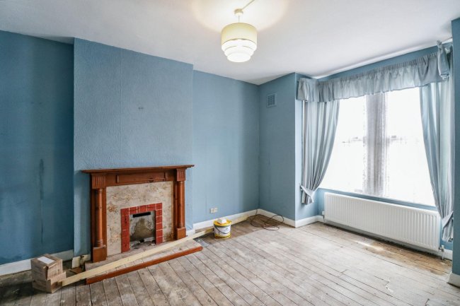 GFF & FFF, 11 Cavendish Drive, Leytonstone, London, E11 1DN 7