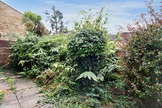 GFF & FFF, 11 Cavendish Drive, Leytonstone, London, E11 1DN 7