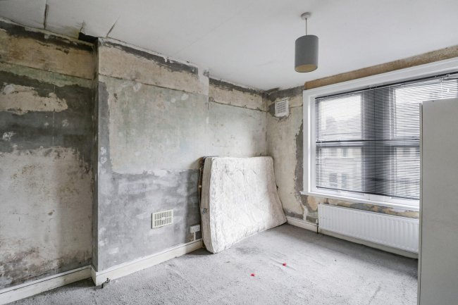 GFF & FFF, 11 Cavendish Drive, Leytonstone, London, E11 1DN 7