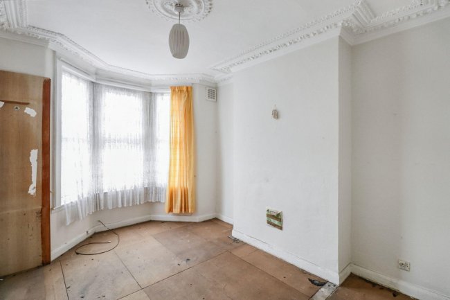 GFF & FFF, 11 Cavendish Drive, Leytonstone, London, E11 1DN 7