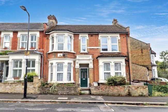 GFF & FFF, 11 Cavendish Drive, Leytonstone, London, E11 1DN 7